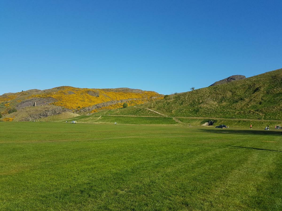 Beautiful Holyrood Park Apartment 에든버러 외부 사진